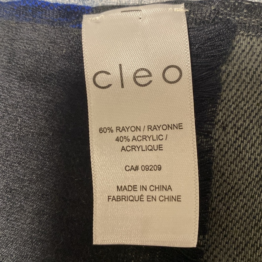 Beautiful Cleo Scarf - Picture 3 of 4